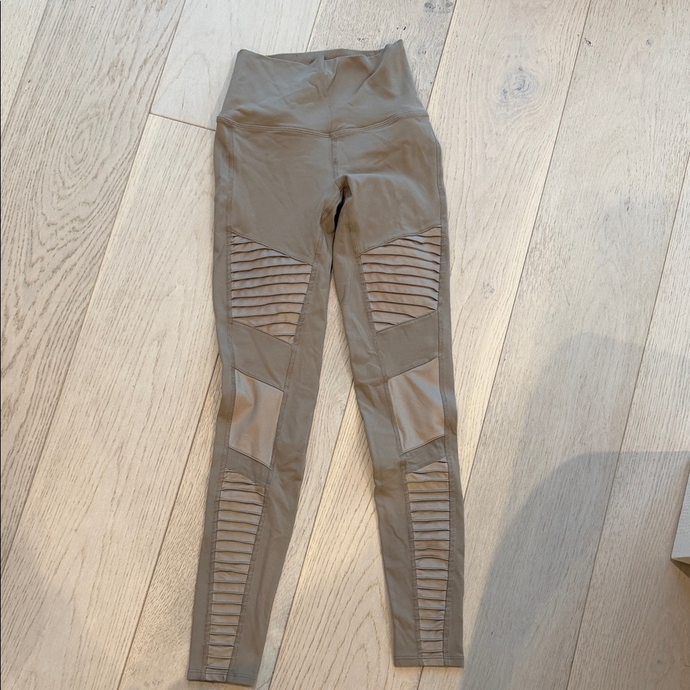 ALO Yoga Tan Leggings